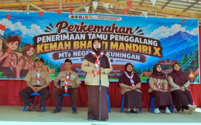 MTsN 10 Kuningan Tanamkan Nilai Pancawaluya melalui Penerimaan Tamu Penggalang