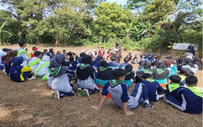 MTsN 10 Kuningan Ikuti Kegiatan Penghijauan dan Workshop Taman Adiwiyata